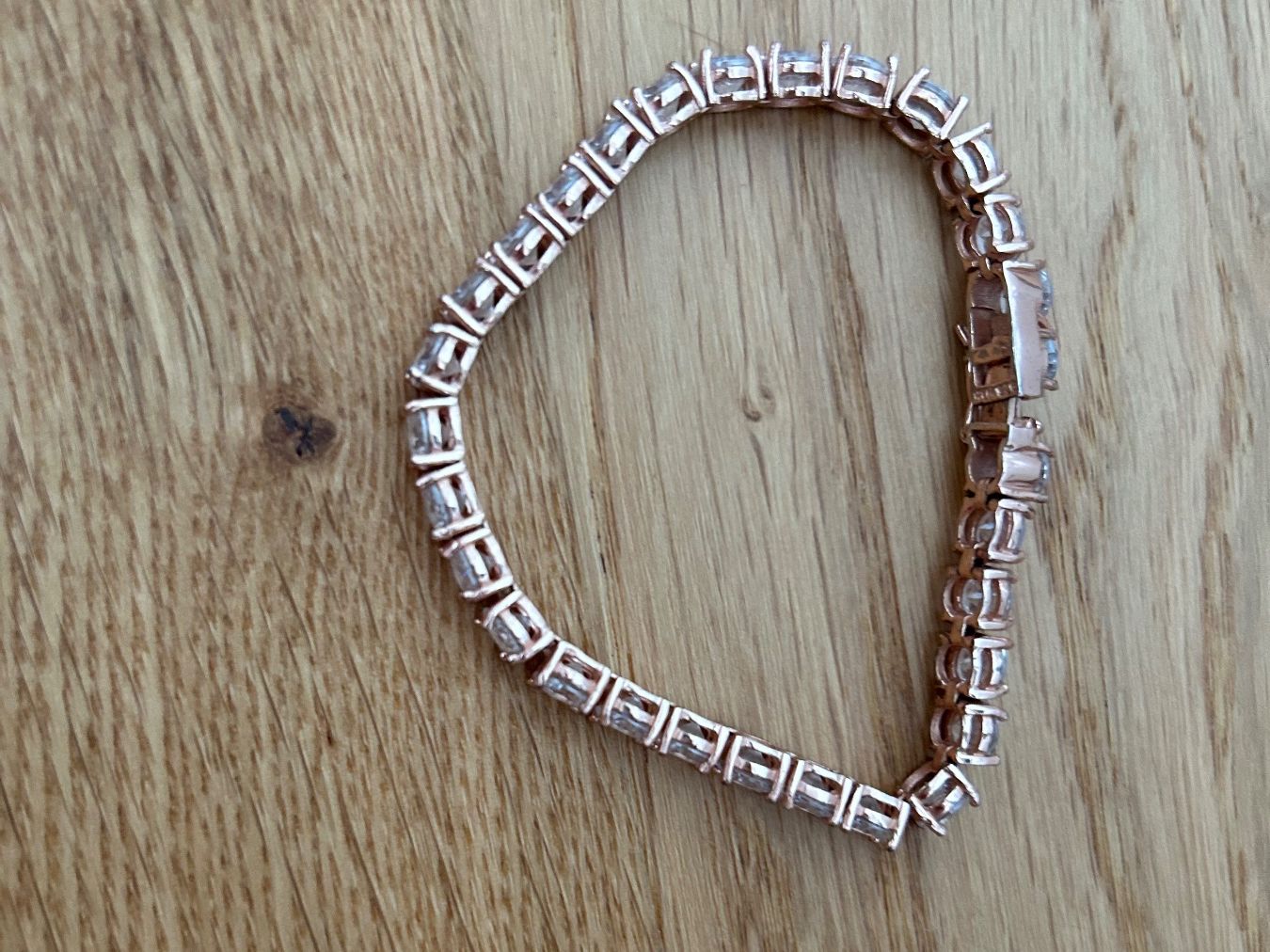 Armbänder & -reifen: Armband Farbe roségold mit Steinen – Gebraucht aus Altenrhein von _6sbw 1