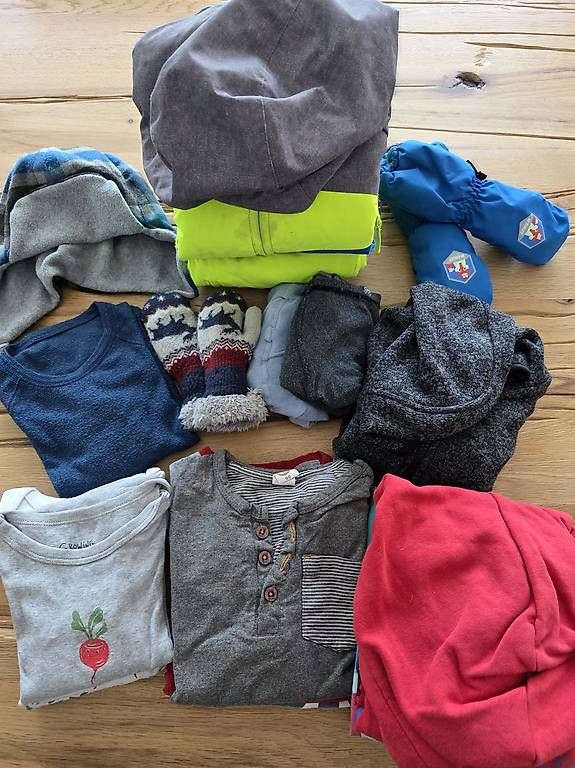 Lotti & Set di vestiti: Winterpaket Gr 98/104 – Usato da Fällanden venduto da worldnomad