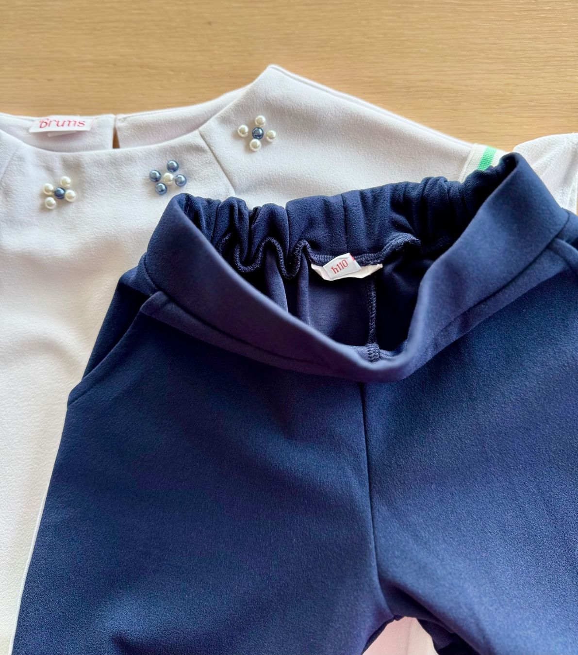 Kleiderpakete & -sets: Brums Kinder Ensemble (Bluse + Hose, Grösse: 110 cm) – Gebraucht aus Meilen von tplm 4