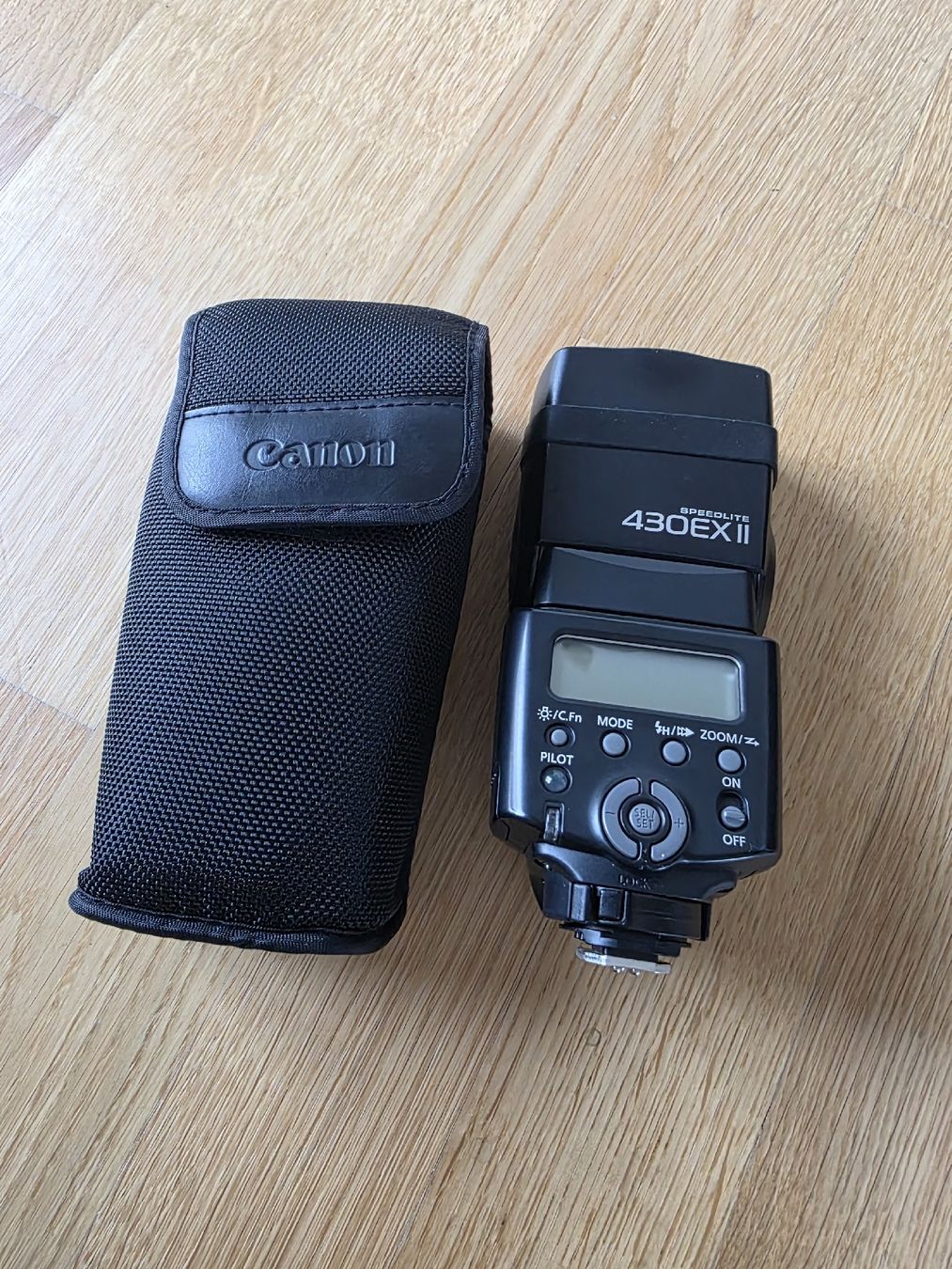 Canon Kamera: Canon EOS 550D Set mit Objektiv Blitz und Kameratasche – Gebraucht aus Bad Ragaz von ram_d9wq 7