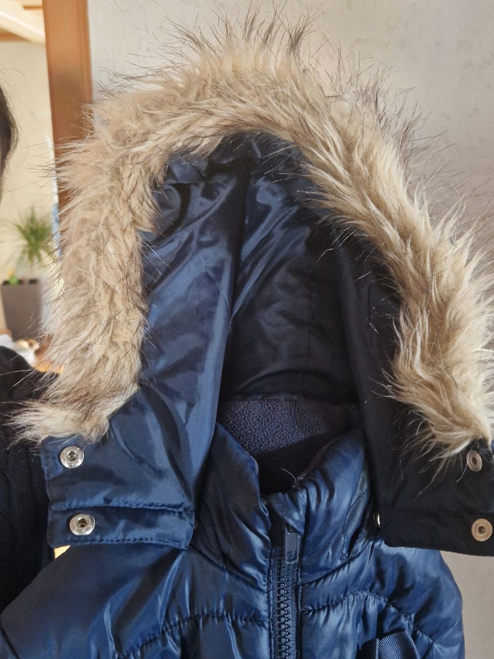 H&M Giacche & Cappotti: Warme Winterjacke von H&M, Grösse 122 – Usato da Niederscherli venduto da 20sydney02 2
