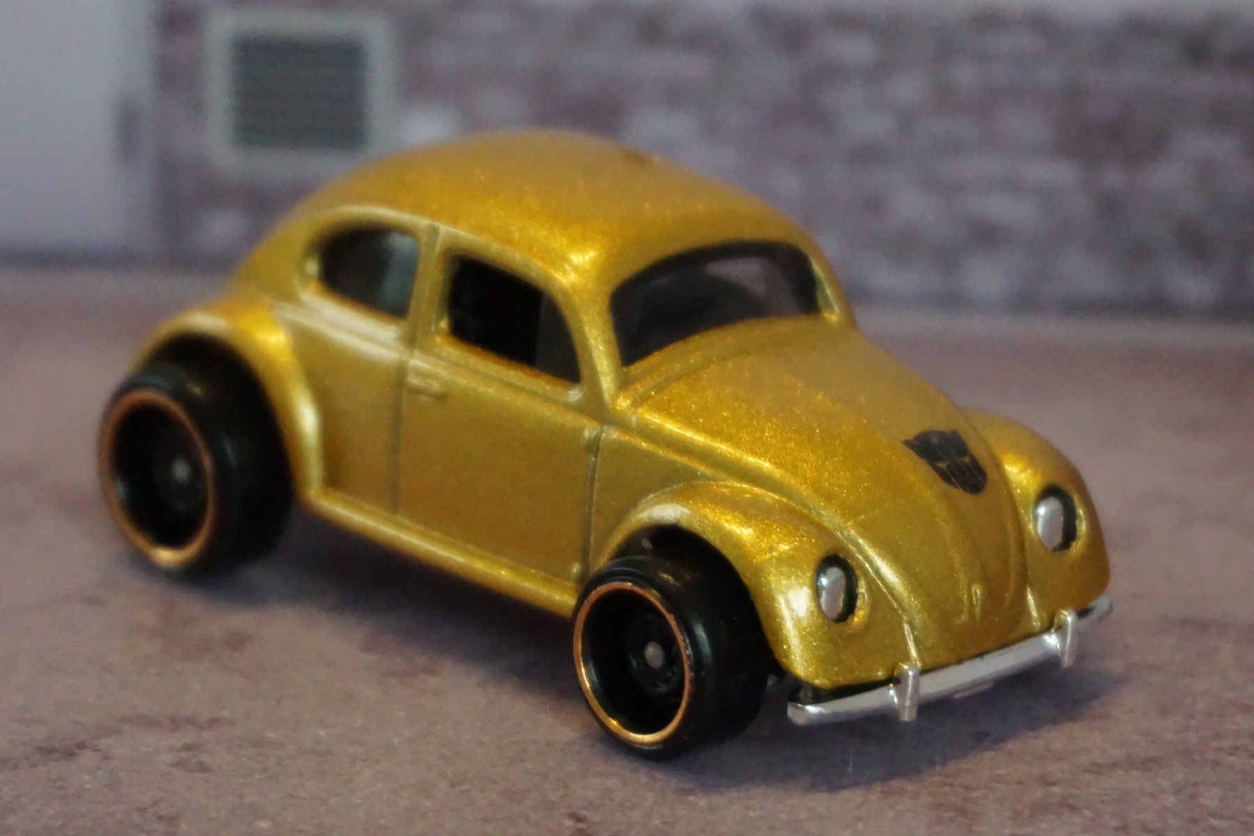 Hot Wheels Modellini d'auto: HotWheels VW Käfer Oval Transformer COOL NEU !!!!!!!!!! – Nuovo (secondo la descrizione) da Reiden venduto da Doppeldecker69