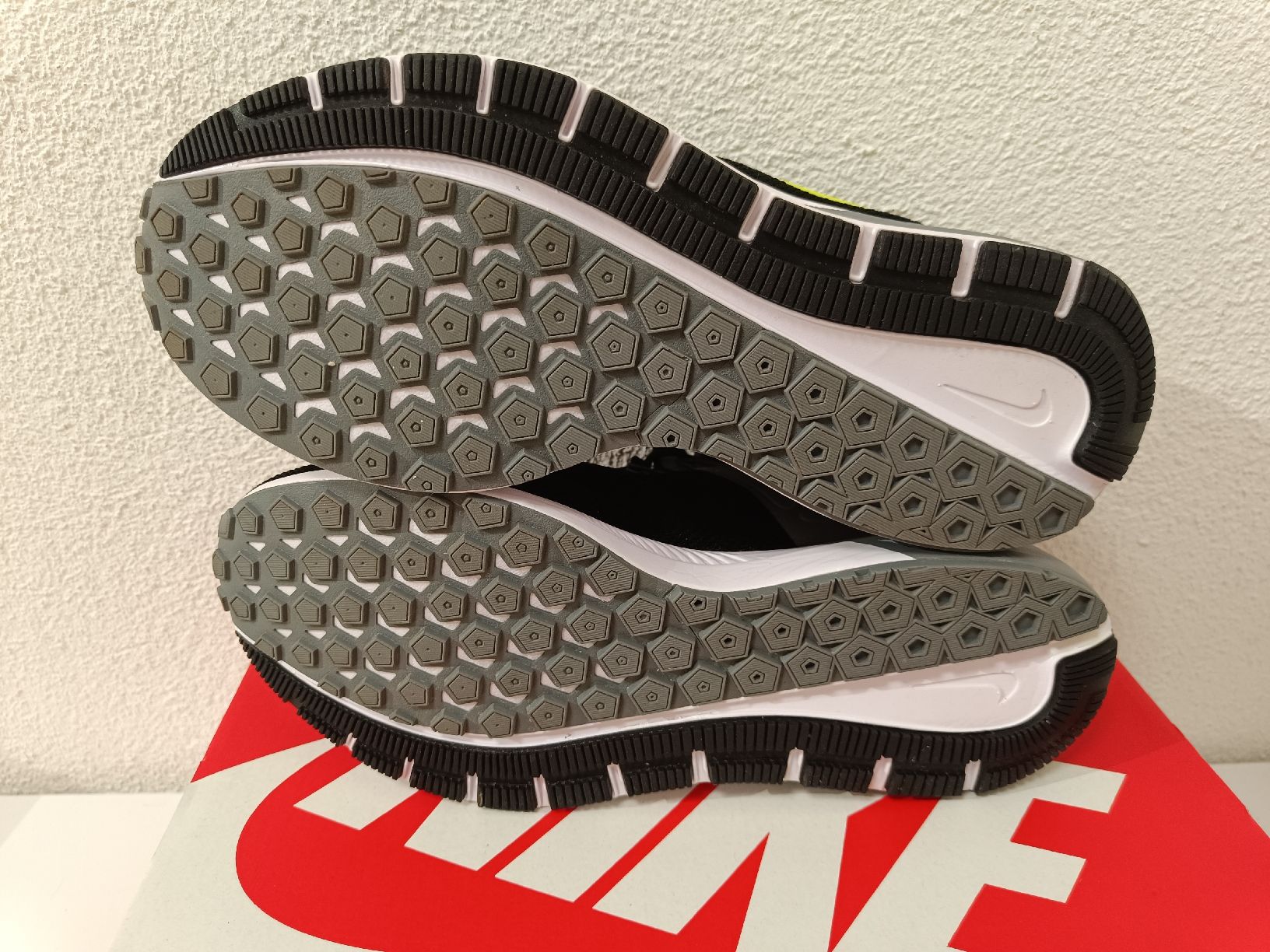 Nike Scarpe da uomo: NEUE Nike Zoom Structure 22 – Nuovo e nell'imballaggio originale da Dietikon venduto da Sunriseplace1010 3