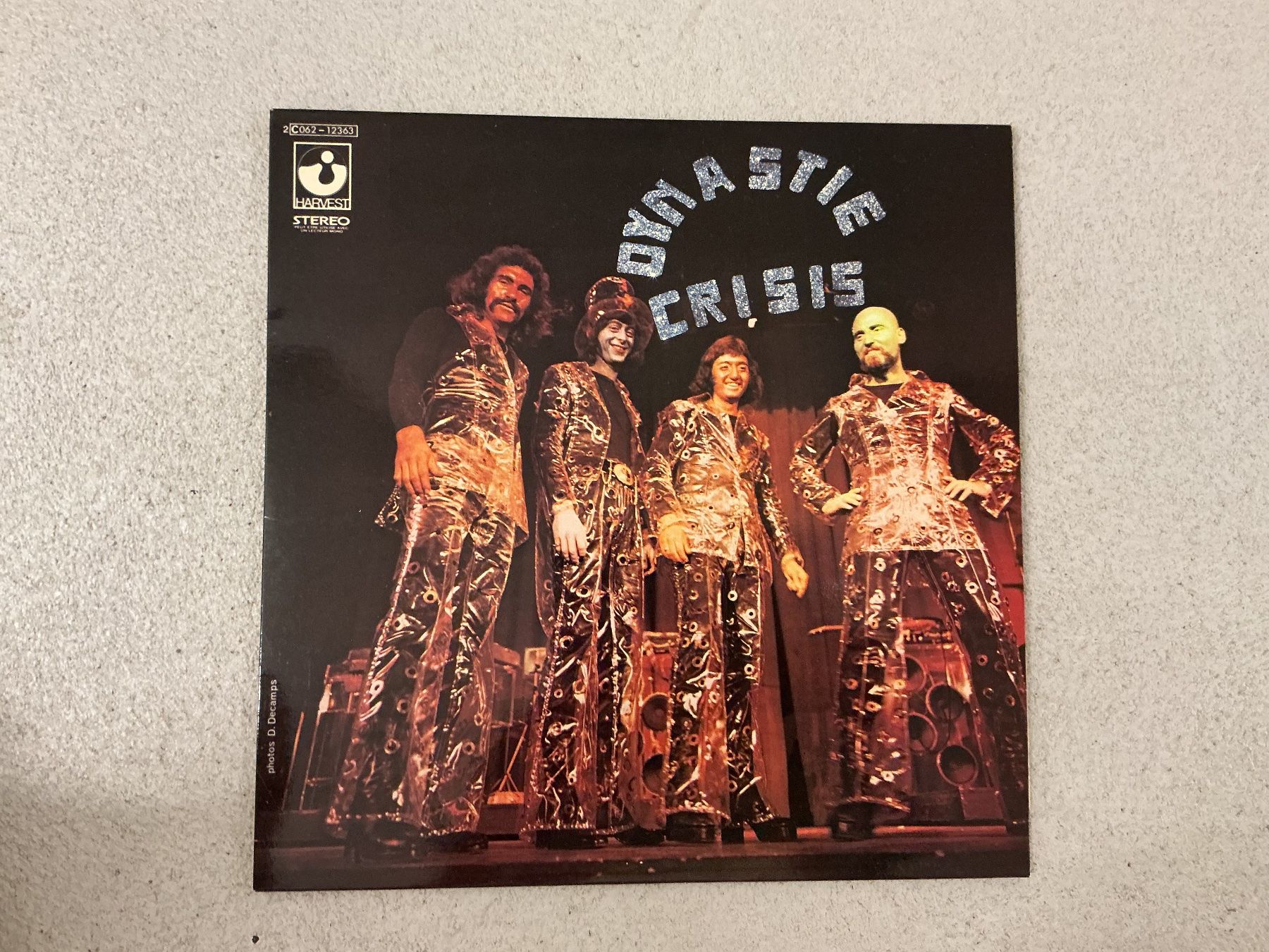 Schallplatten: Dynastie Crisis LP – Gebraucht aus Winterthur von Tumko-Vinyl