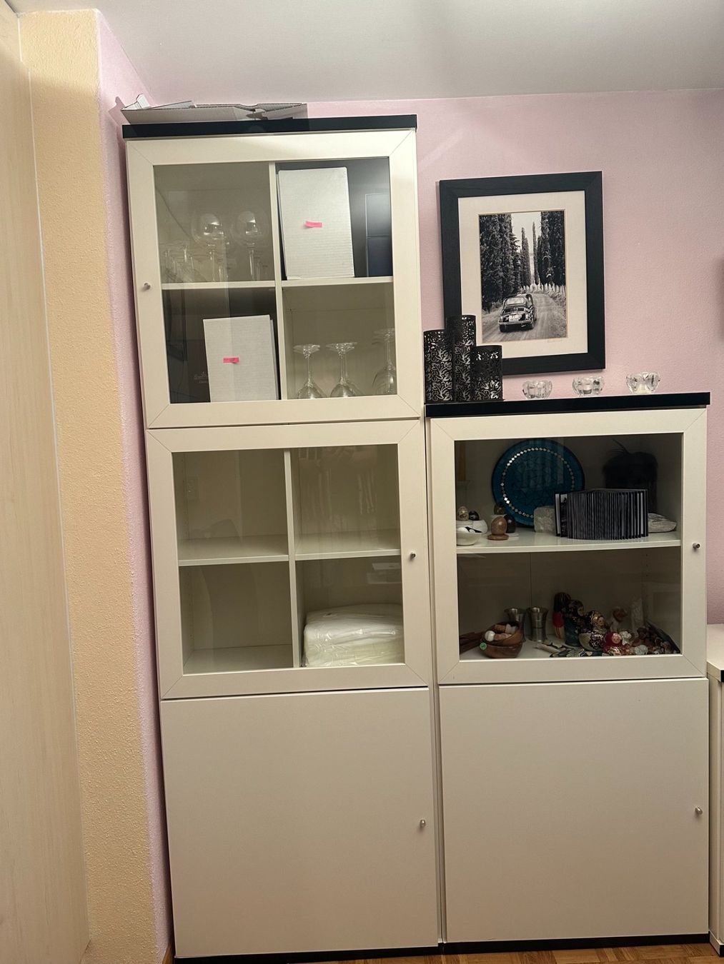 Ikea Scaffali: Wohnwand weiss mit Glastüren – Usato da Pfäffikon ZH venduto da thf_rqs2