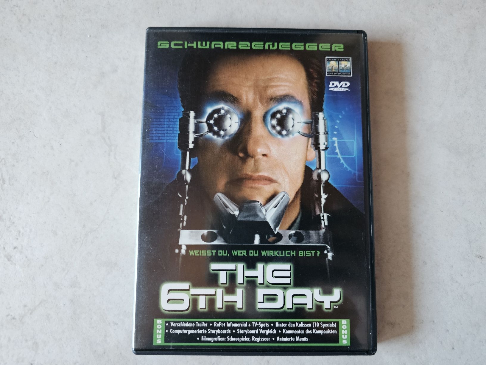 Tous les DVDs: The 6th Day  /  (Arnold Schwarzenegger) – D'occasion à Schneisingen par backstore24