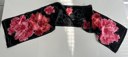 JONES NEW YORK scarf floral print black pink good condition