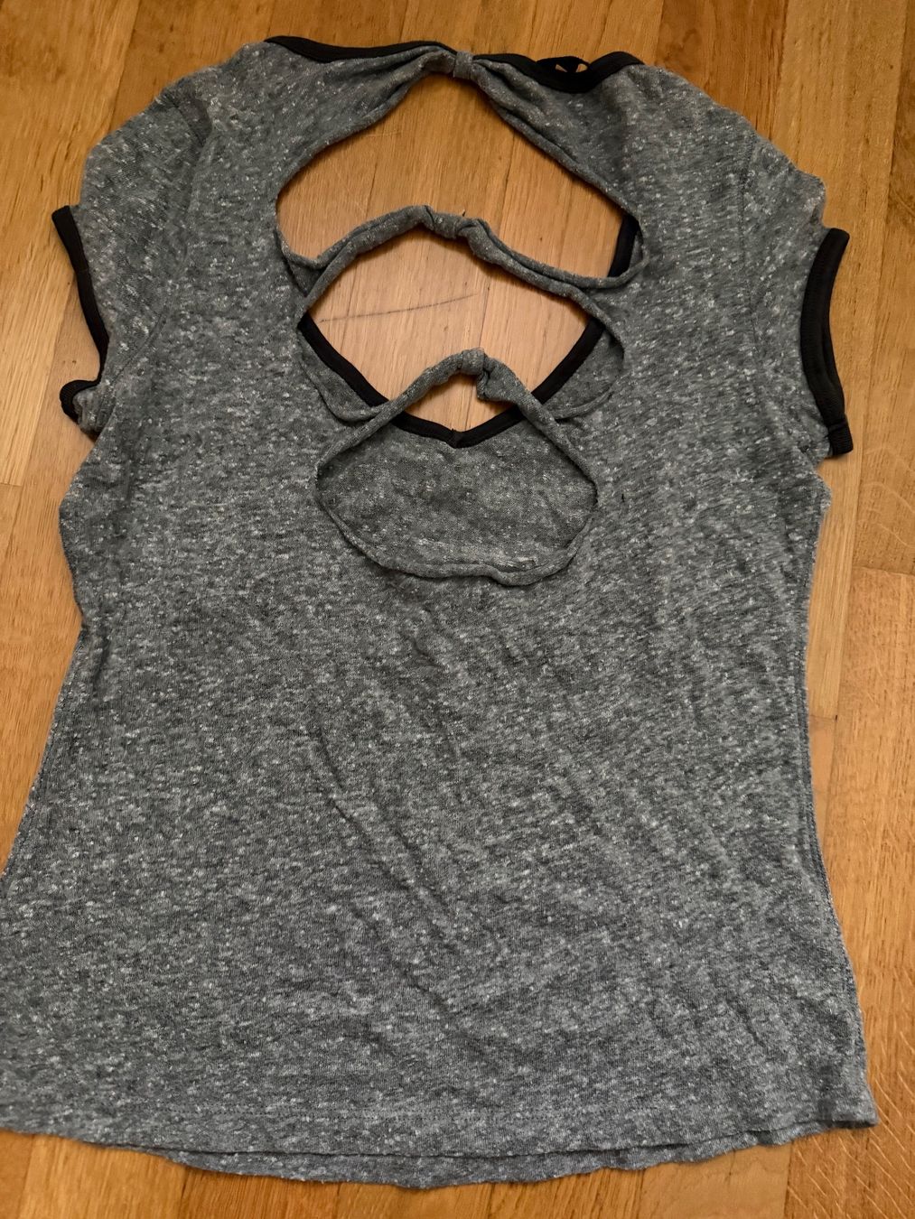 T-shirt: Guess T Shirt, Grösse S, Y2K – Usato da Seengen venduto da collineC 2