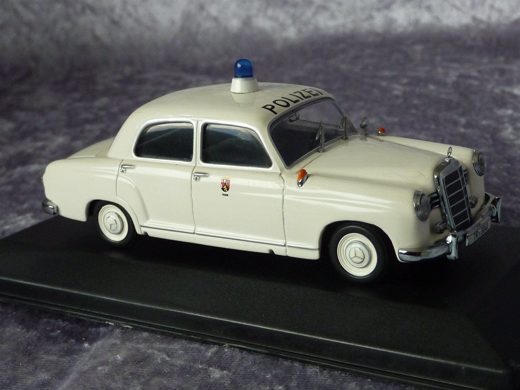 Minichamps Modellini d'auto: Mercedes 180 Polizei Trier 1:43 – Nuovo (secondo la descrizione) da Dürrenäsch venduto da modellautos4you 4