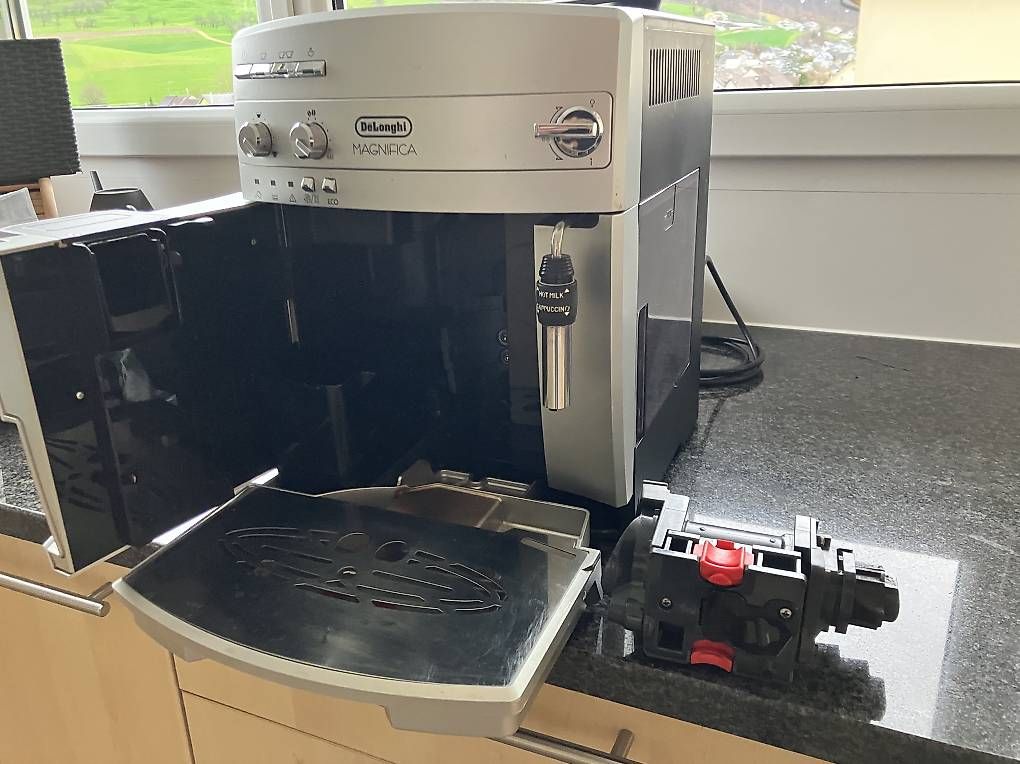 De'Longhi Macchine per caffè & Macchine per espresso: De Longhi Kaffeevollautomat – Usato da Thürnen venduto da Imberium 2