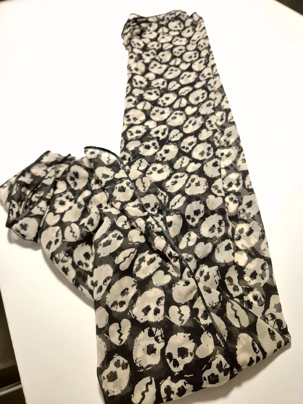 Foulard & Sciarpe: Schal mit Skull – Usato da Rohrbach venduto da Punisher_CVT