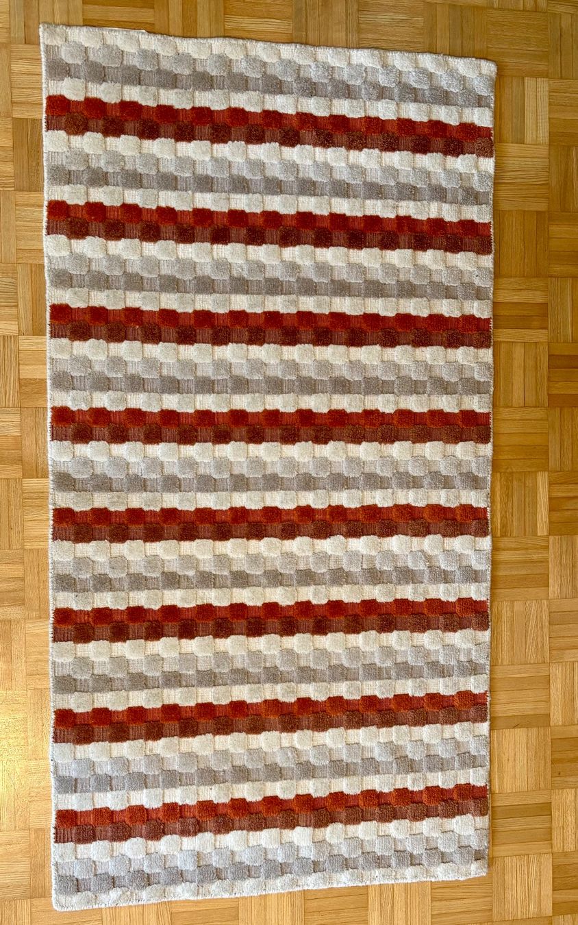 Ikea Tappeti: Roter Teppich mit grafischem Muster – Usato da Ostermundigen venduto da LeylaC.