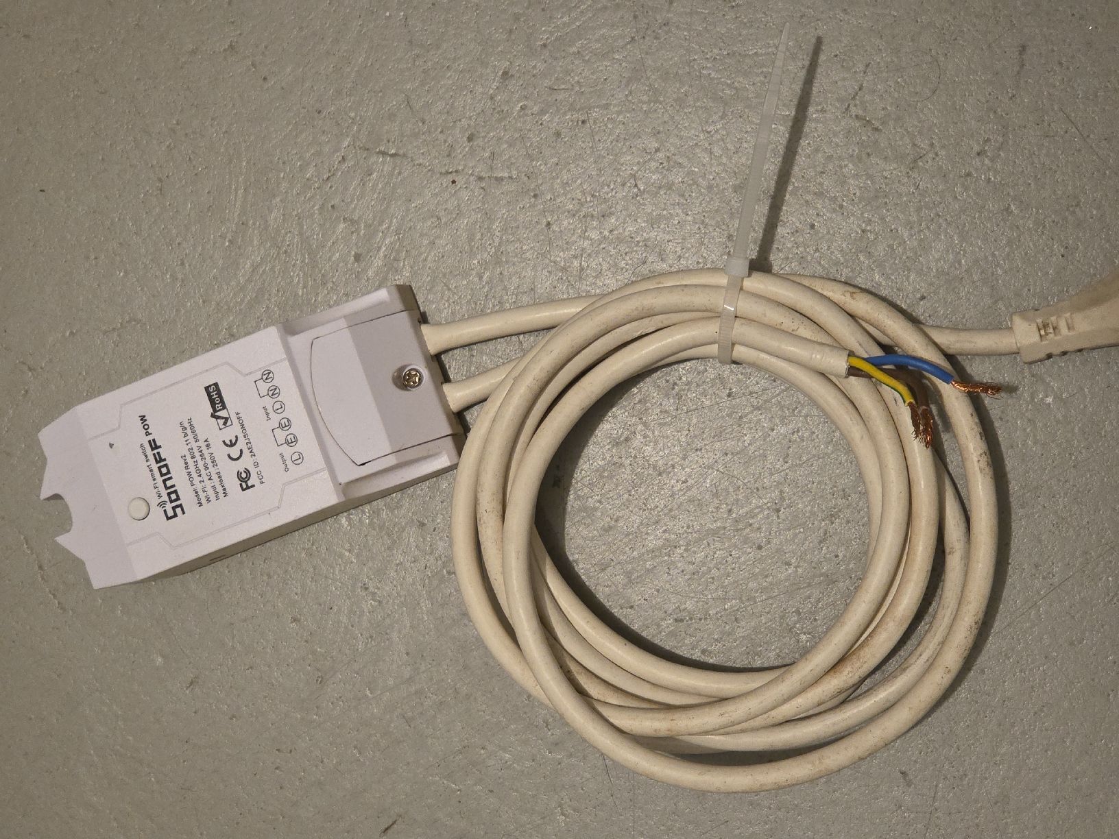 Sonoff Interruttori: Sonoff POW 16A Stromverbrauch Smartmeter WiFi Schalter – Usato da Obergerlafingen venduto da scorry 1
