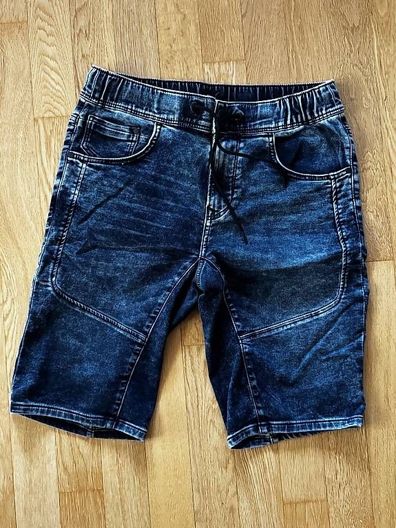 Pantalons: Jeans Short – D'occasion à Dornach par jon_687v