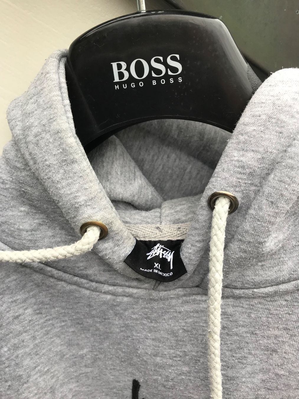 Stüssy Pullover & Sweatshirts: Neuwertiger Stussy Kapuzenpullover L – Gebraucht aus Hünenberg See von Tolini 2