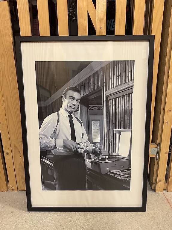 Foto & Immagini: Audrey Hepburn & Sean Connery Kunstdrucke, gerahmt! – Usato da Aarau venduto da ramon_kuebler 1
