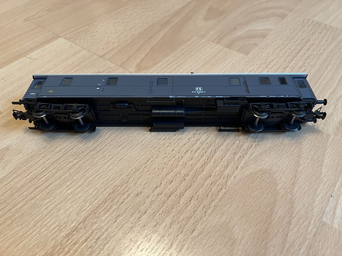Roco Modellini di ferrovie: Roco Post Gepäckwagen – Usato da Gisikon venduto da ram_78bx 4