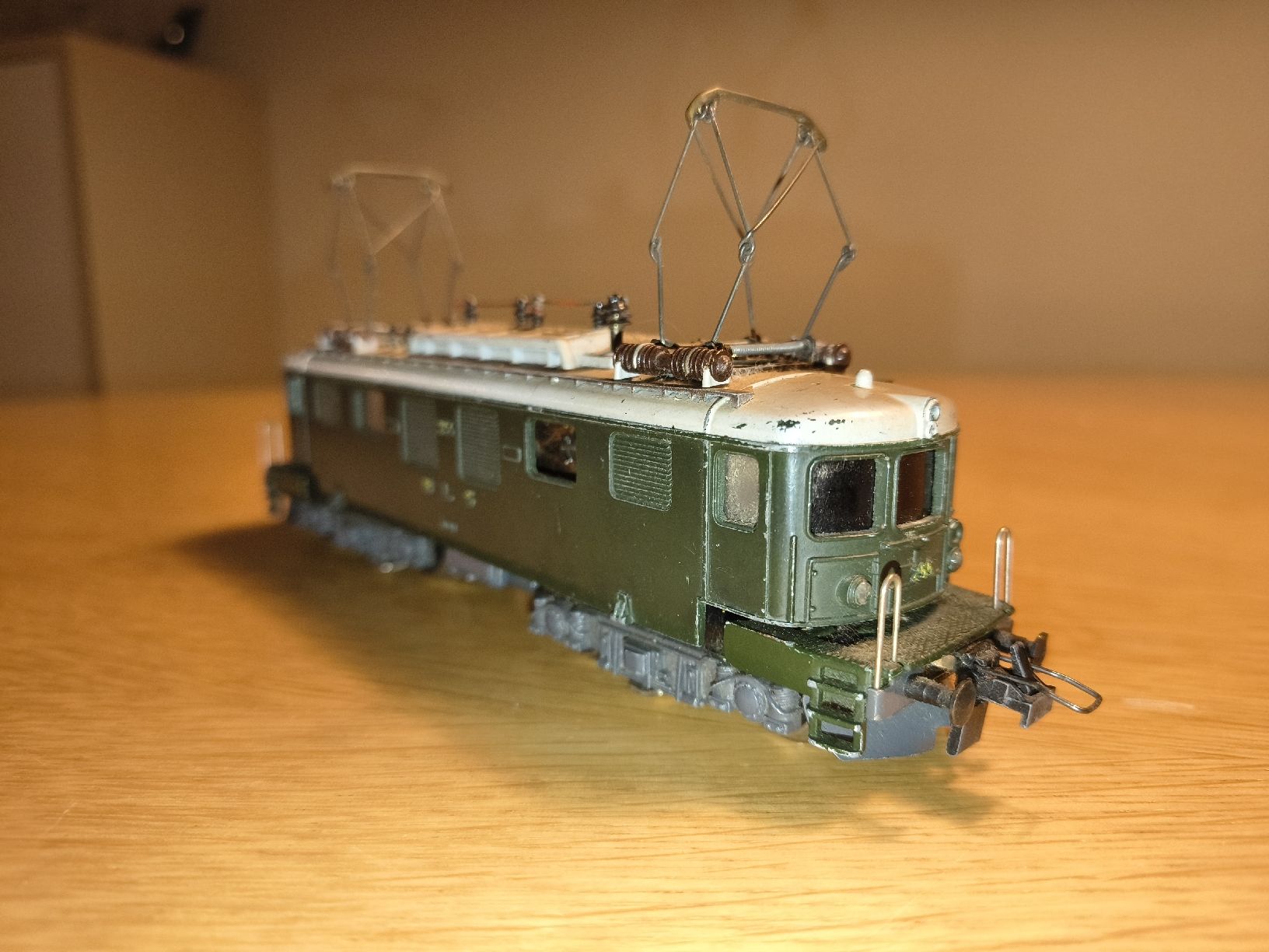 Trix Modellini di ferrovie: TRIX EXPRESS Ae 4/4 BLS – Usato da Zürich venduto da Rockoplay 4