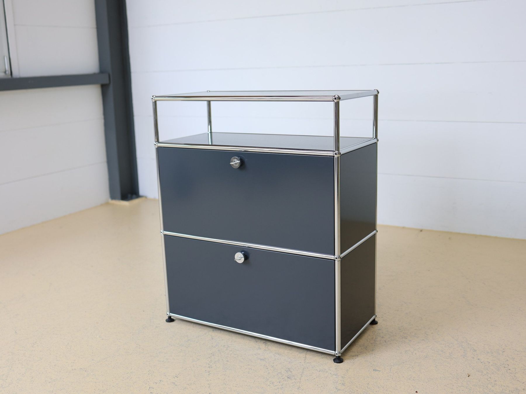 USM Scaffali: USM Haller Sideboard | Anthrazitgrau 1x3 | Neuwertig – Usato da Meinisberg venduto da atelier_TILIJA 1