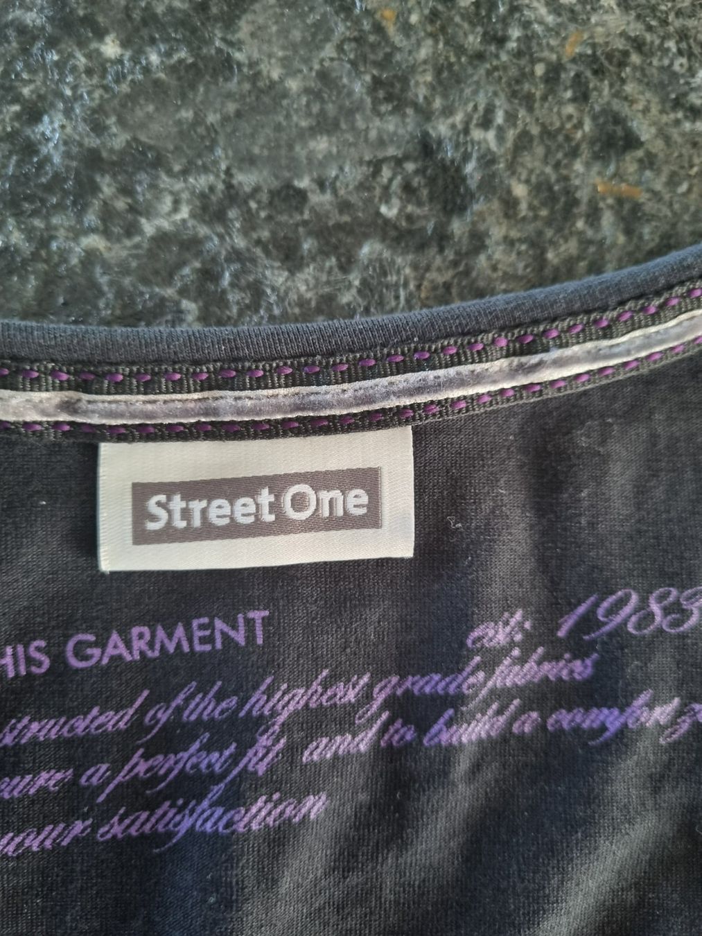 T-shirt: Gr. 40 Tanktop Street One schwarz – Usato da Sutz venduto da Dalilea 1