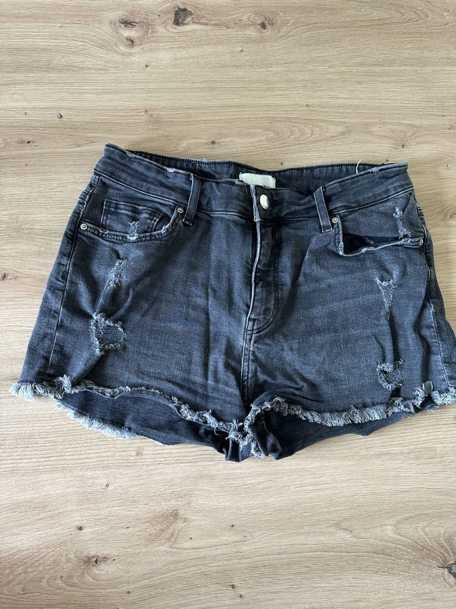 H&M Jeans: H&M Shorts Gr. 40 – Usato da Langenthal venduto da denise96