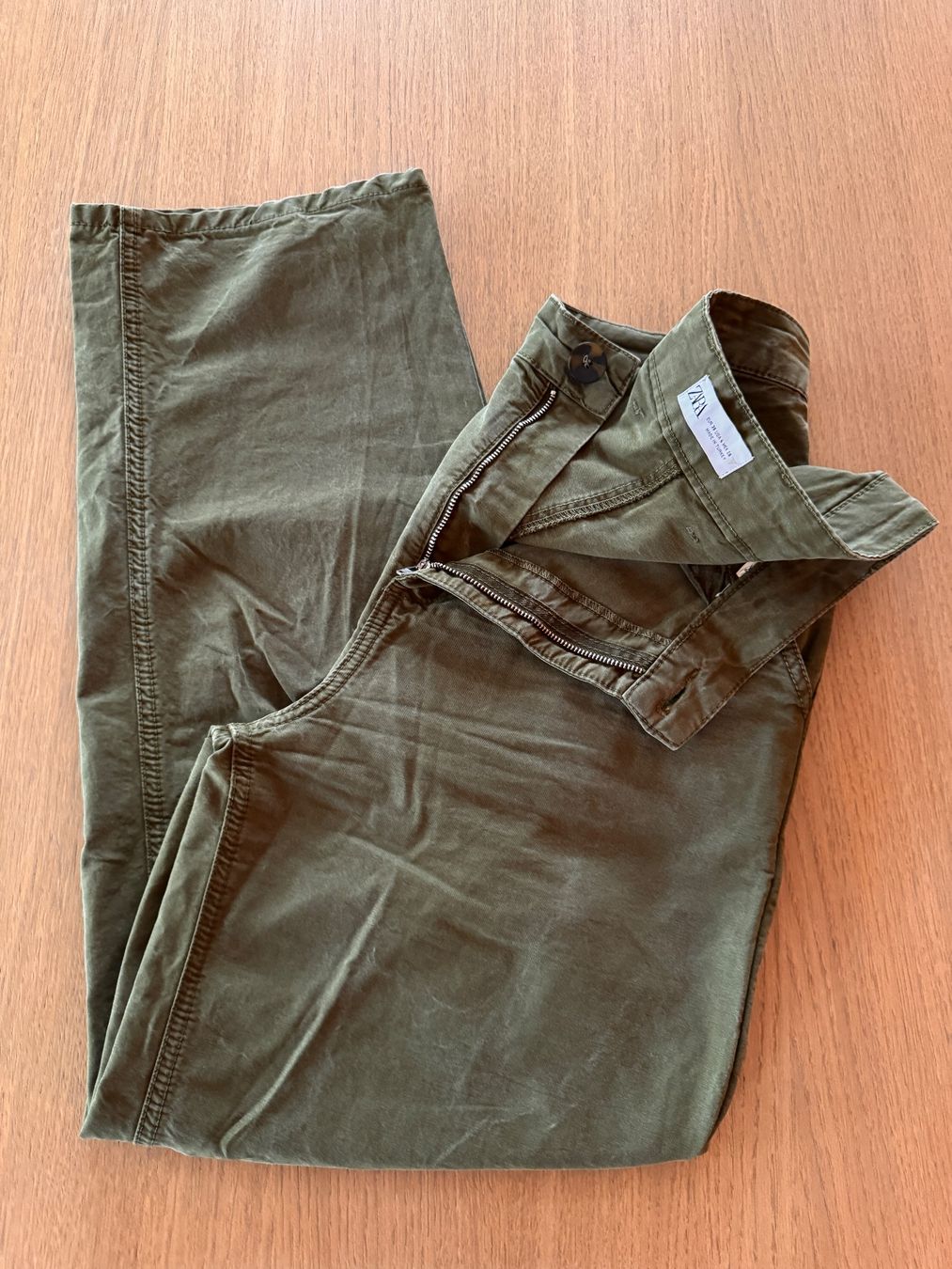 Zara Hosen: Pantalon Zara kaki ample, taille 36 - style décontracté – Neu und originalverpackt aus Genève von Lucie.hwrth 2