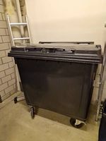 660L Müllcontainer / Abfallcontainer mit 4 Rädern
