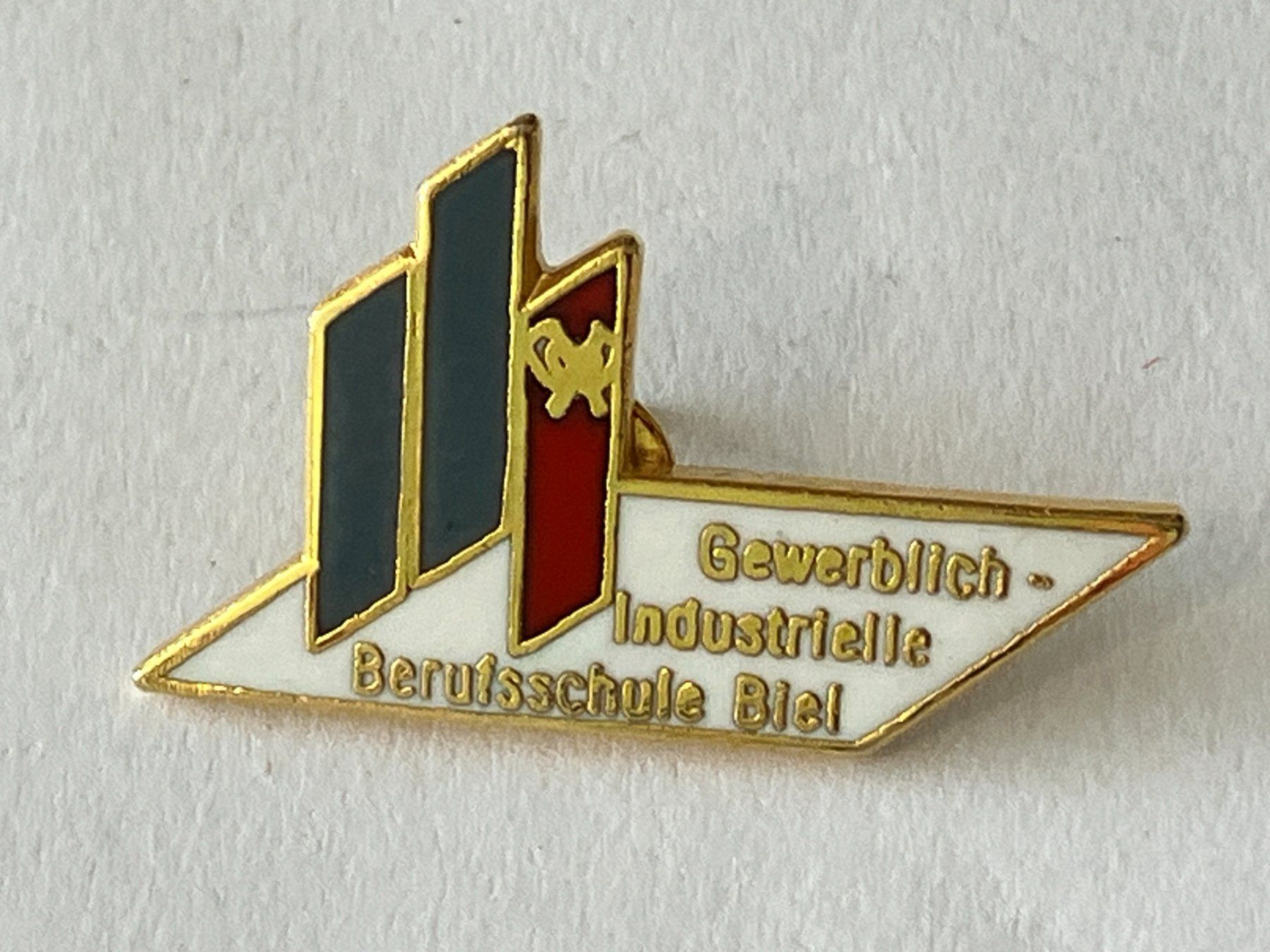 Placchette & Badge: 1 Pin Gewerblich Industrielle Berufsschule Biel – Usato da Basel venduto da djwwpp