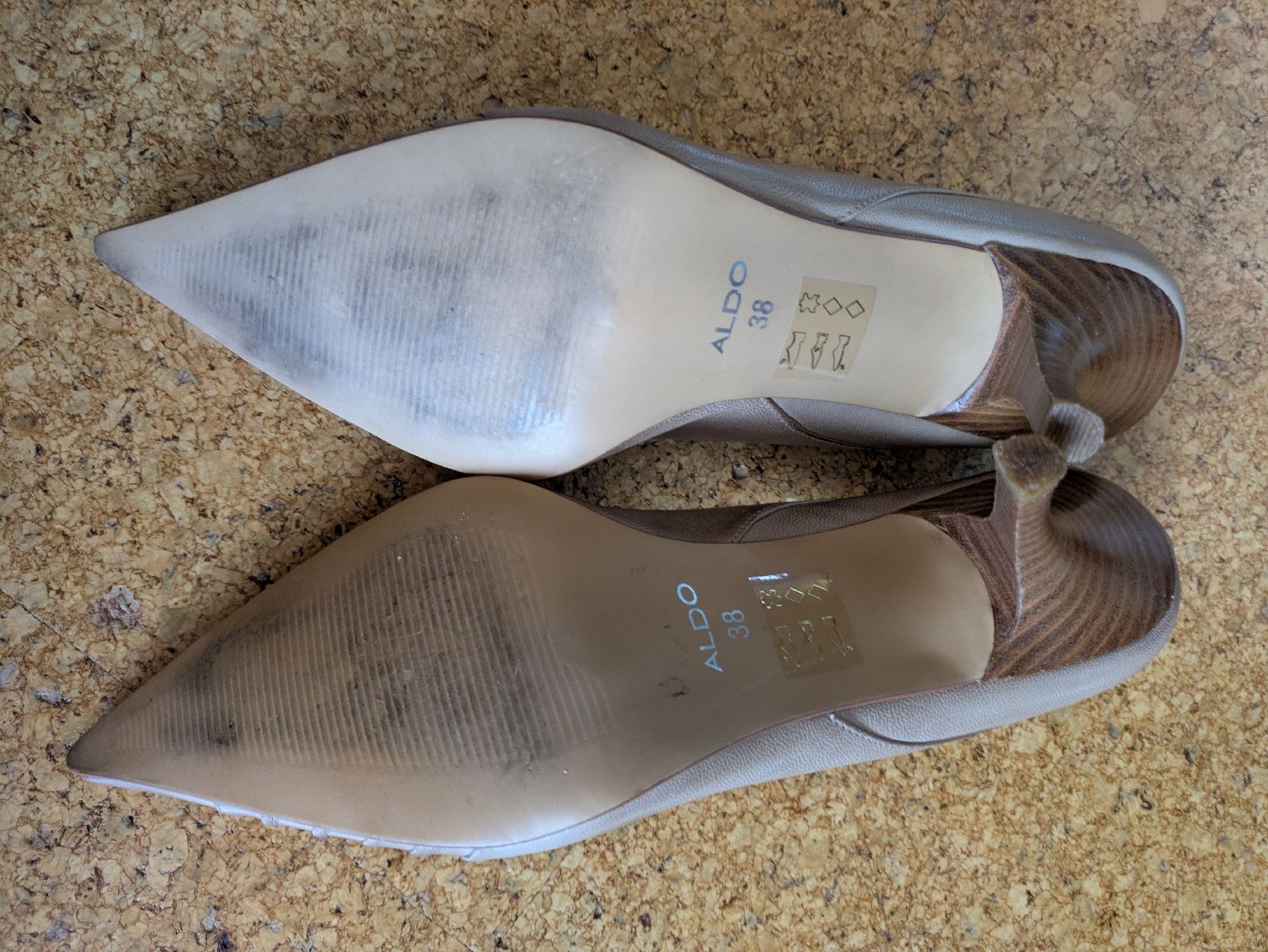 Aldo Scarpe da donna: ALDO Beige Heels, Size 38, Pointed Toe - Chic Style! – Usato da Adliswil venduto da aborzych 2