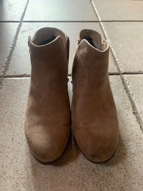 Bench Scarpe da donna: Hellbraune Stiefeletten von Bench,  Grösse 36, neuwertig – Usato da Windisch venduto da Trudi45 1