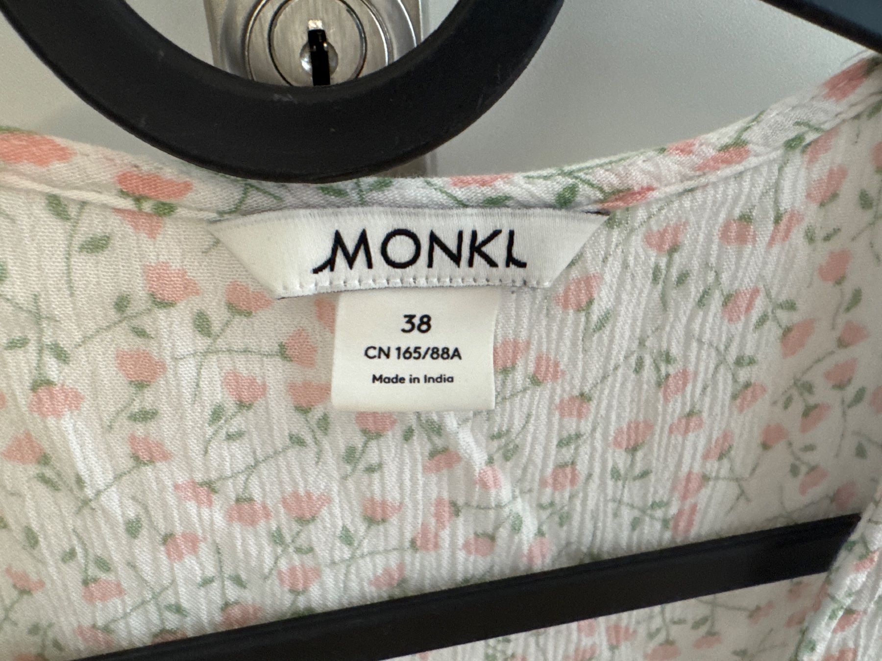 Blusen: Monki Bluse Grösse 38 – Gebraucht aus Pfäffikon SZ von Melanie335 1