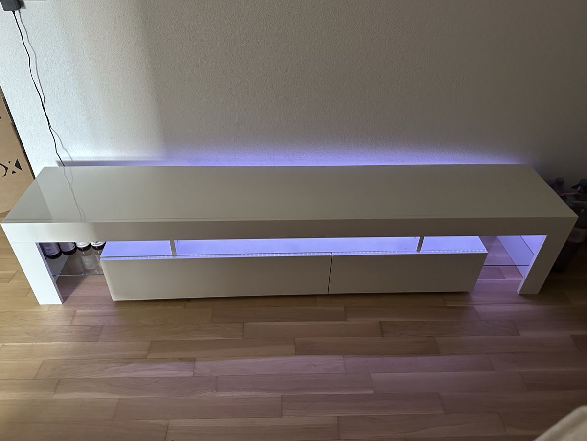 Gonser Mobili TV: TV Sideboard mit LED Beleuchtung – Usato da Niederuzwil venduto da kos_6q68