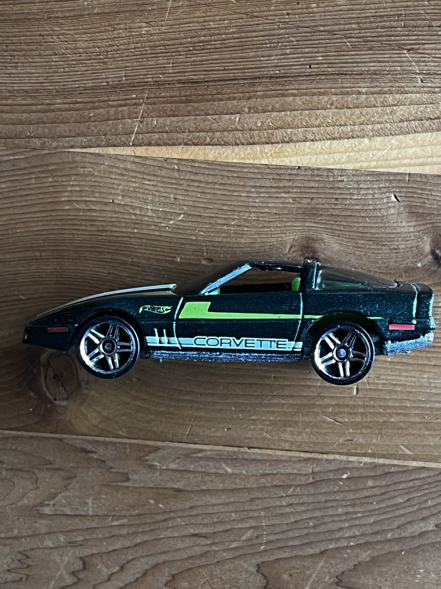 Hot Wheels Modellini d'auto: Chevrolet Corvette Coupé 1982 – Usato da Basel venduto da EdiEberle 1