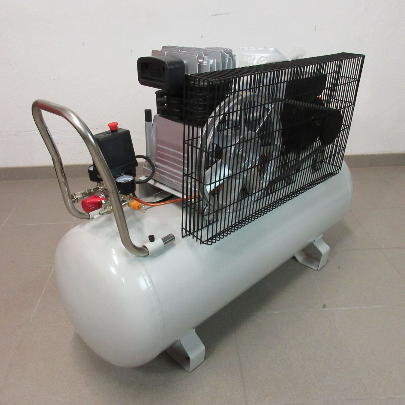 Compressori: Schott Druckluft Kompressor 100l  2200W Druckluftkompressor – Nuovo (secondo la descrizione) da Baar venduto da Werkzeugzentrum 3