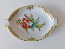 HEREND Porzellan Aschenbecher  handbemalt  Dekor "Victoria"