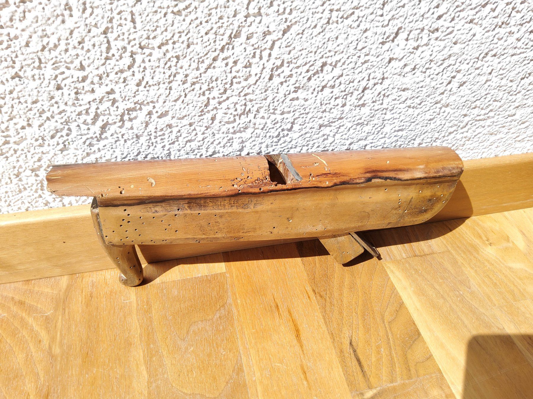 Alle Werkzeuge: Ancien rabot de tonnelier signé – Gebraucht aus Malleray von Broc-Mo