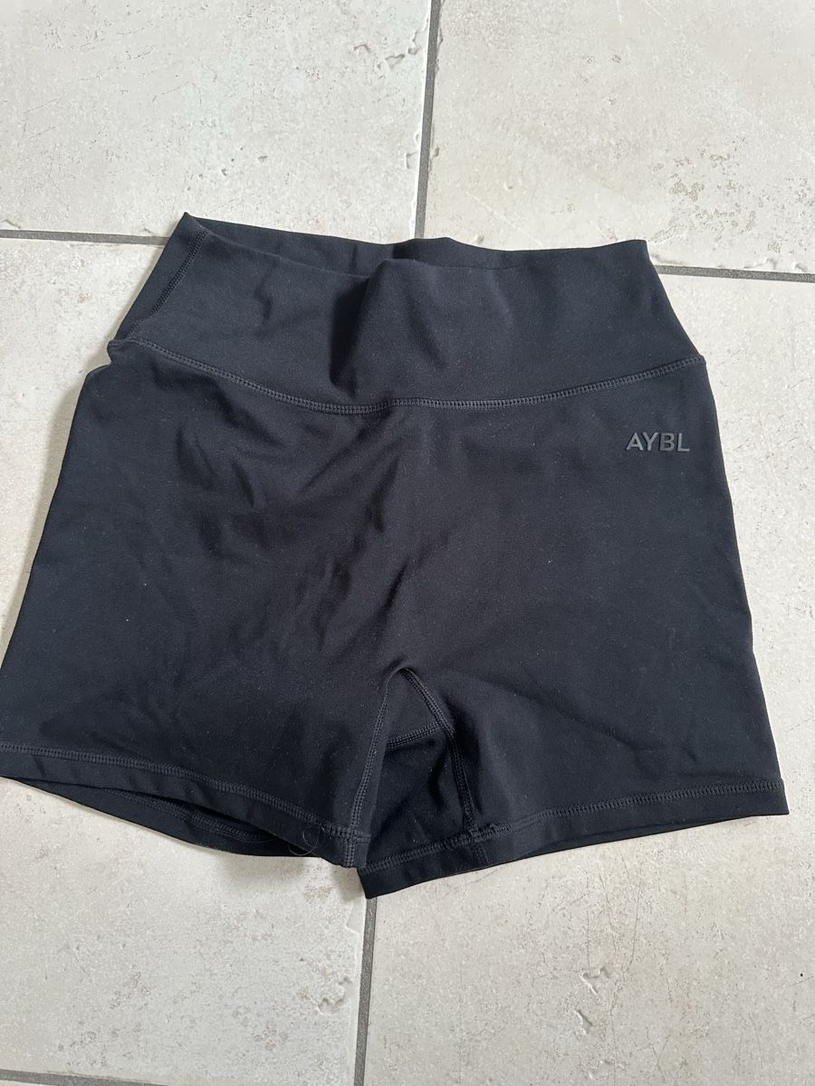 Aybl Hosen: Aybl Shorts – Neu (gemäss Beschreibung) aus Ipsach von ale_v82h
