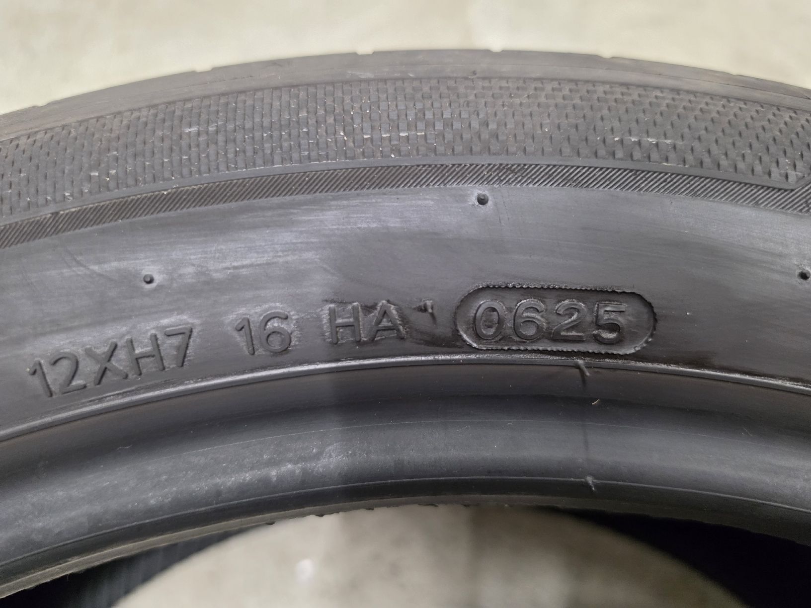 Hankook Pneumatici & Ruote complete: 245/45R19 – Usato da pratteln venduto da fir_nhg5 4