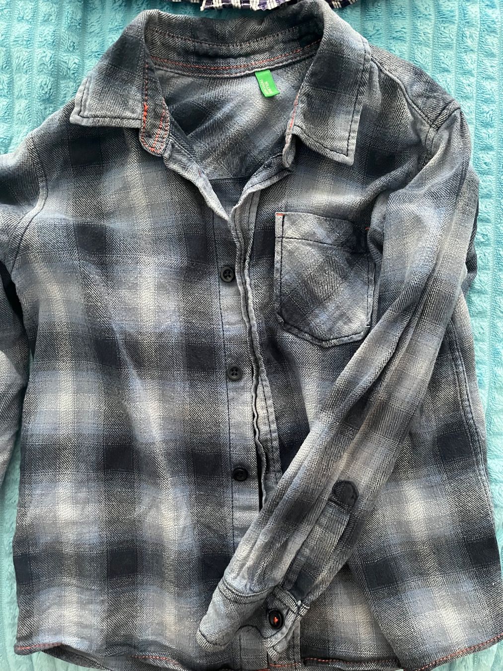 Benetton Hemden, T-Shirts & Polos: Benetton Hemden Gr. 110-116 – Defekt aus Bern von kho_s6j8 1