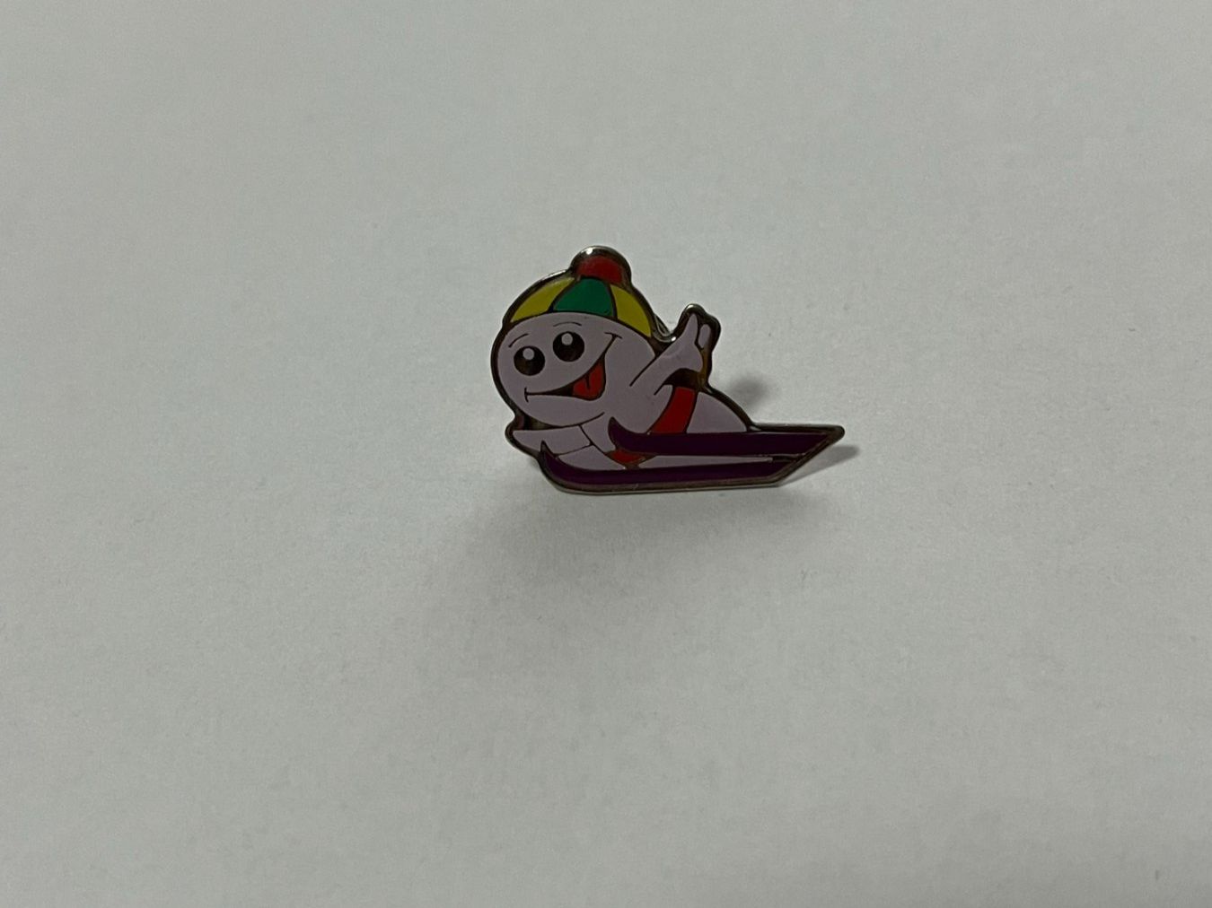 Spille & Fermagli: Winter Pin , Sujet Comicfigur auf Ski! – Usato da Dietikon venduto da sch_w2tw