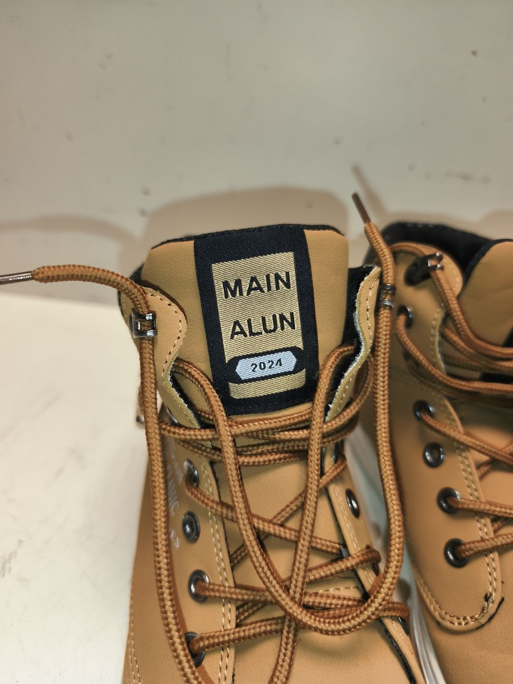 Scarpe da uomo: Topmodische Freizeit-Boots braun, Grösse 41(em77) – Usato da Künten venduto da Schnaepplihuus 4