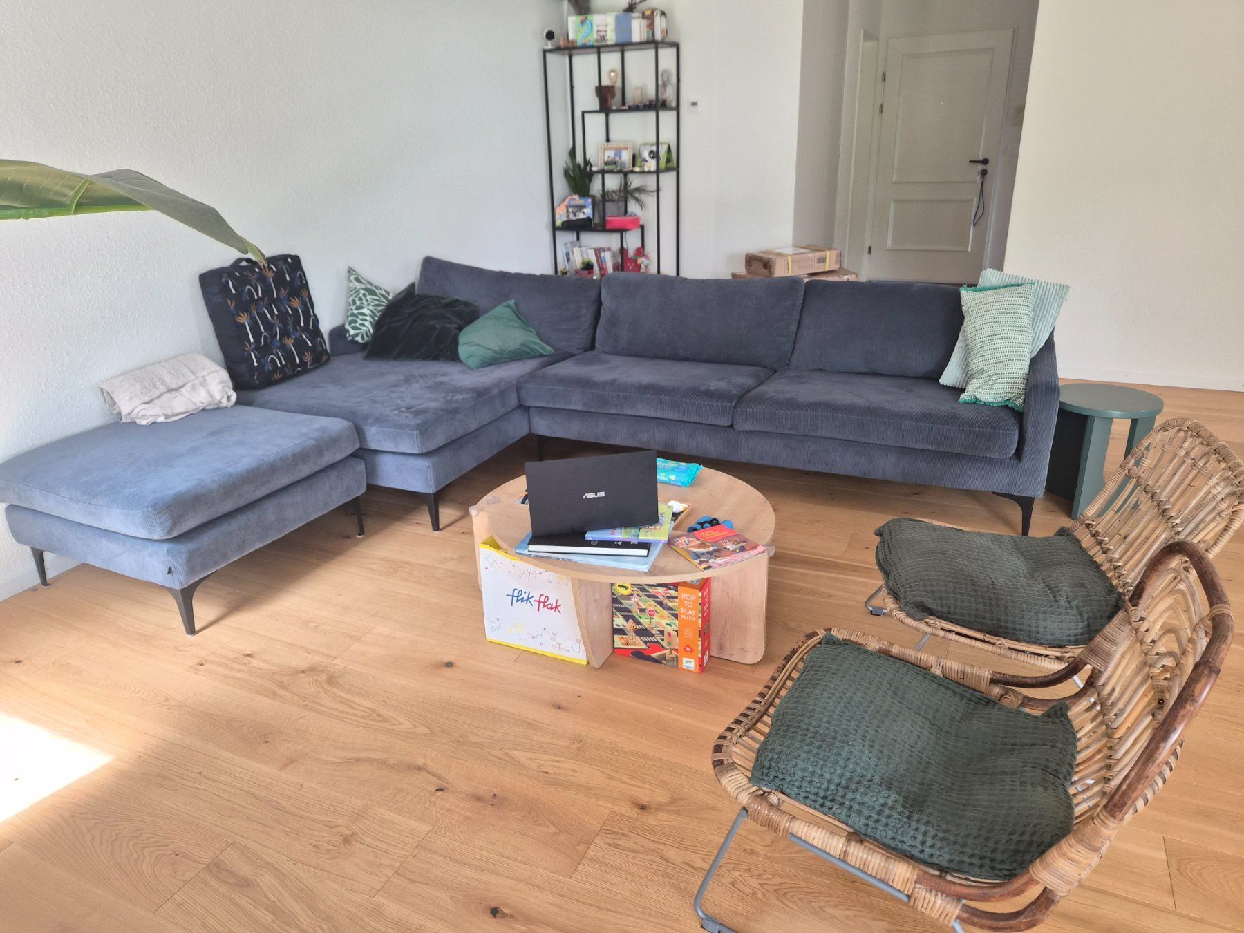 Divani: Stylish Blue Sectional Sofa- with footresf from Sofacompany – Usato da Maur venduto da Sofi___
