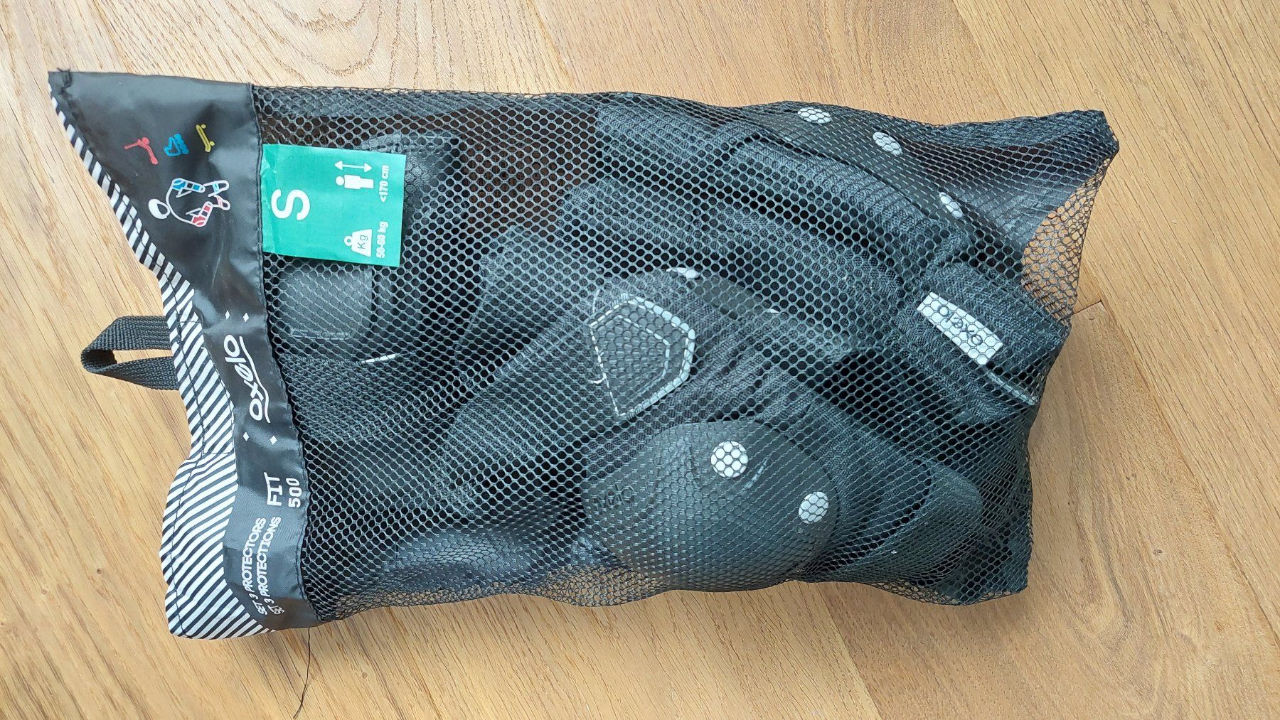 Decathlon Protezioni & Imbottiture: Protections roller : poignets, coudes, genoux - ÉTAT NEUF – Nuovo e nell'imballaggio originale da Grandson venduto da Dobbyl