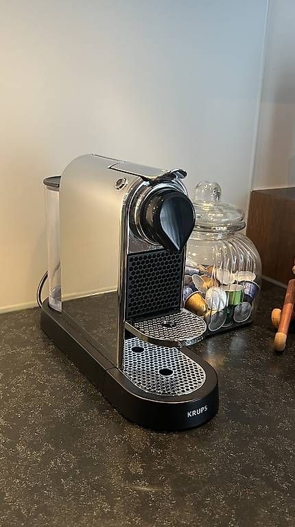 Macchine per caffè & Macchine per espresso: Schöne Nespressomaschine inkl. Kapseln! – Usato da Winterthur venduto da Mausklick75 2