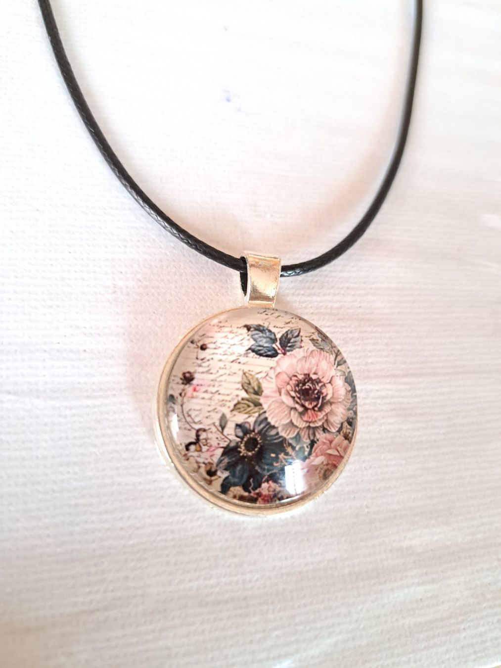 Catenine: Halskette mit Blumen Anhänger Floral – Nuovo (secondo la descrizione) da Weggis venduto da Leeclipse