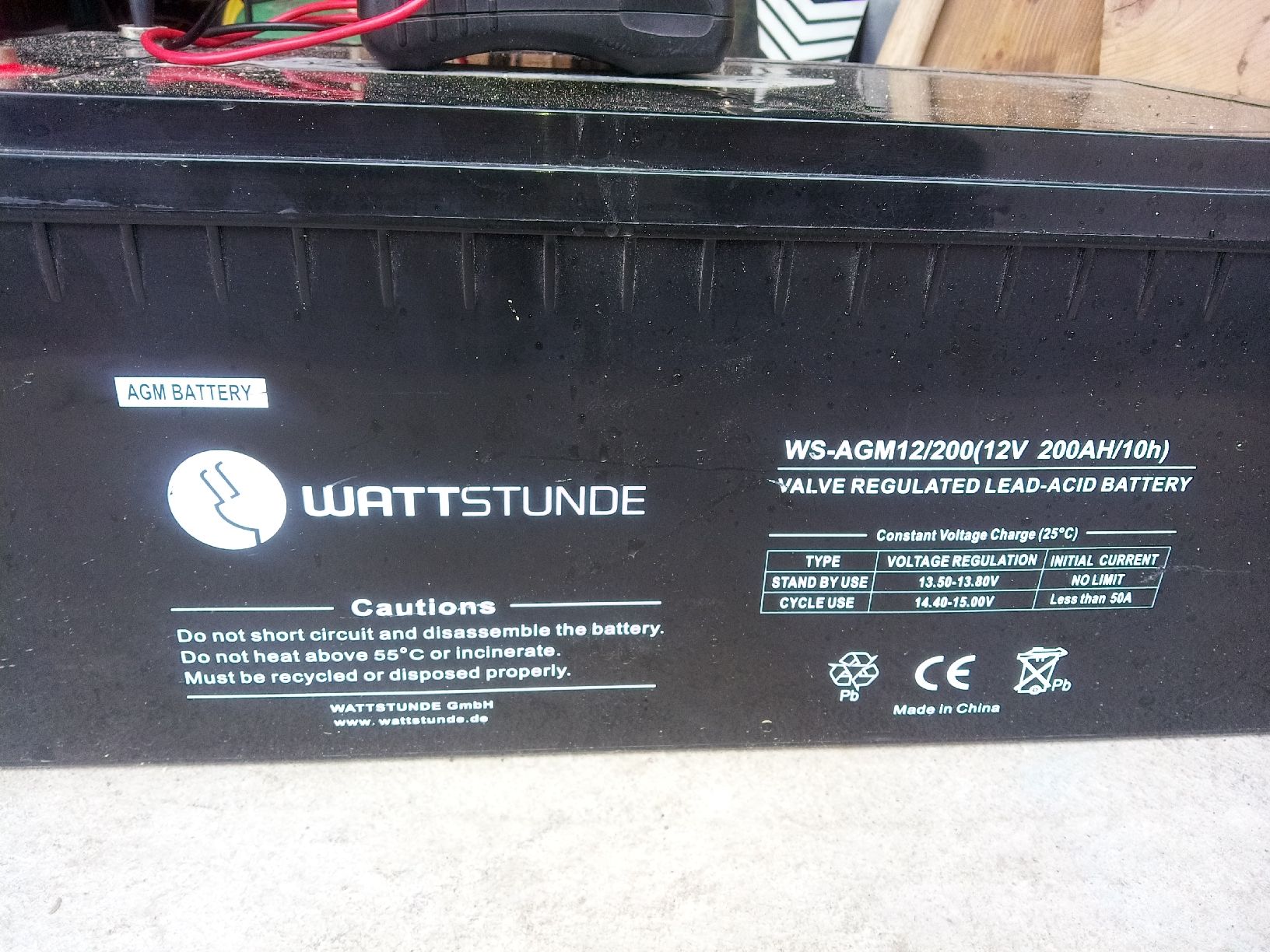 Batterie: AGM Batterie Wattstunde 200Ah 12V  – Usato da Flims Dorf venduto da Gibbonn