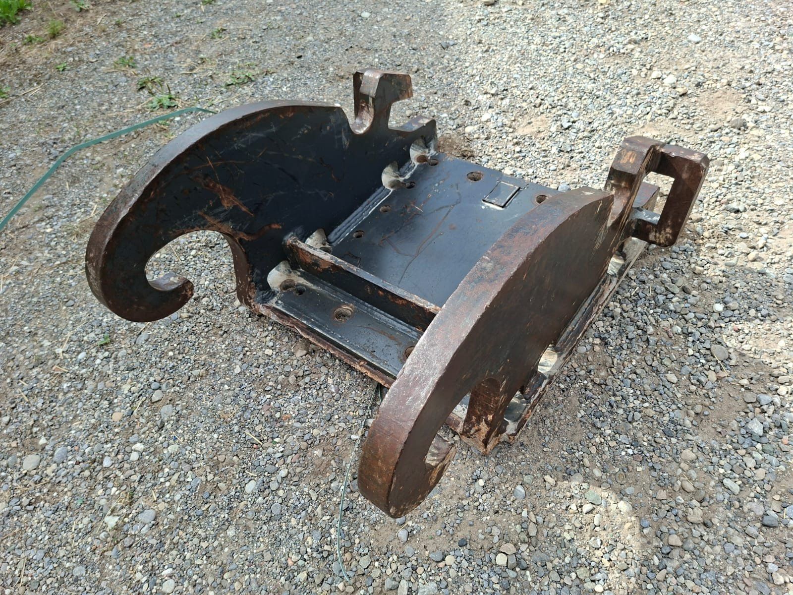 Escavatori: Anbauplatte CW45s – Usato da Sigigen venduto da Arnika011