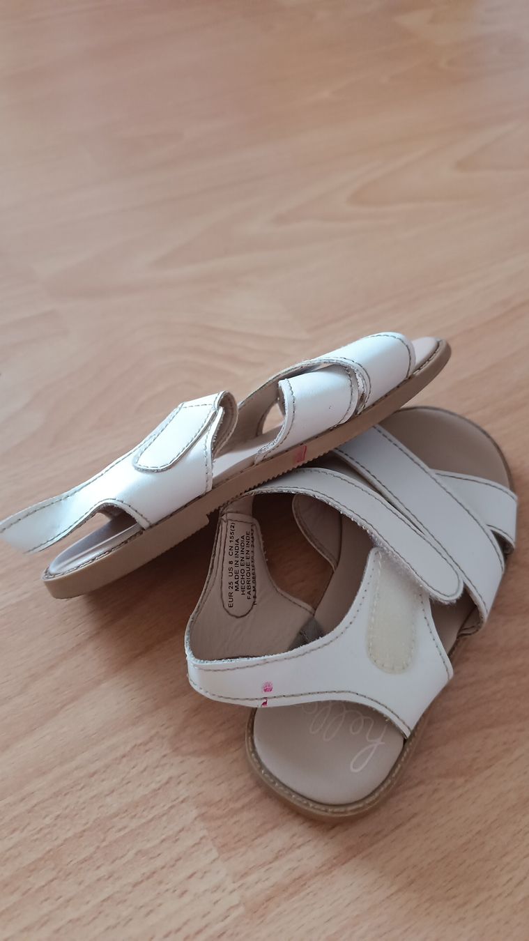 H&M Scarpe per ragazze: H&M Skandalen/ Mädchen/ Gr 25 – Usato da Flims Dorf venduto da ali_8n8q 2