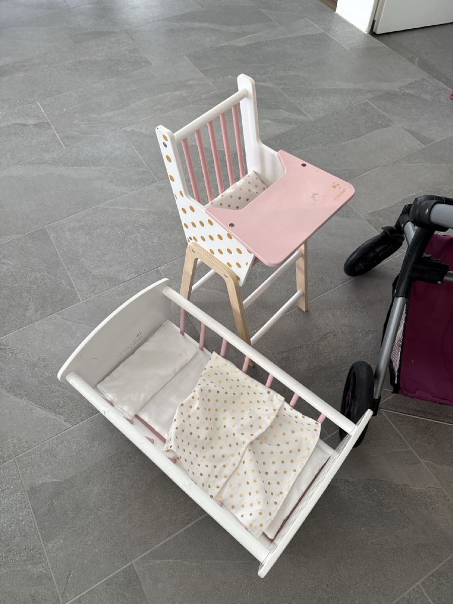 Carrozzine per bambole: Doll's Stroller, High Chair and Bed Set - Great Condition – Usato da Oberglatt ZH venduto da Sale12 2