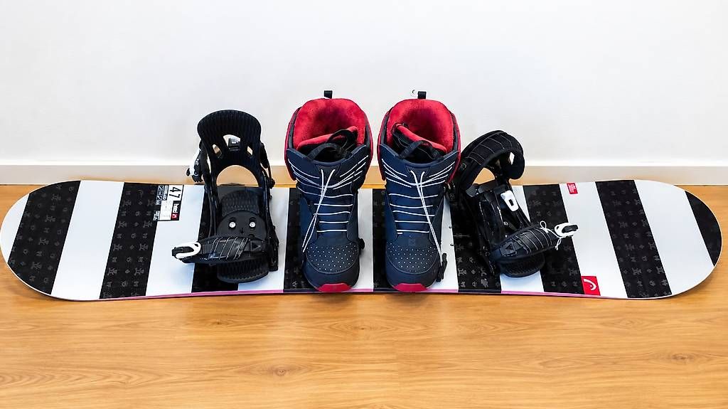 Board: Snowboard+ fixation Head -Boots Salomon  – Usato da Romont FR venduto da sab_v95p 3